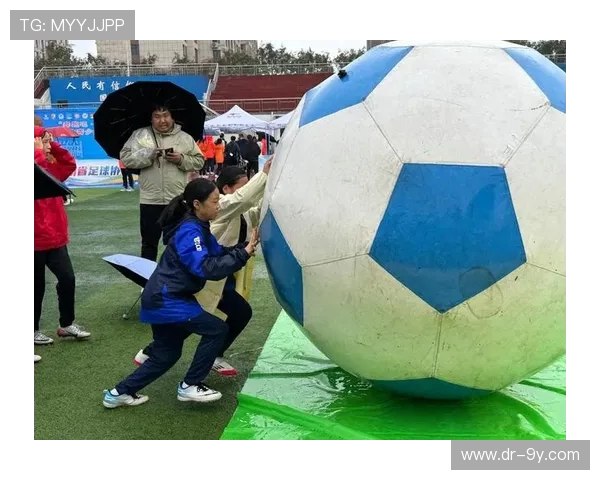 少数民族青少年热爱足球展现多元文化风采与团结精神