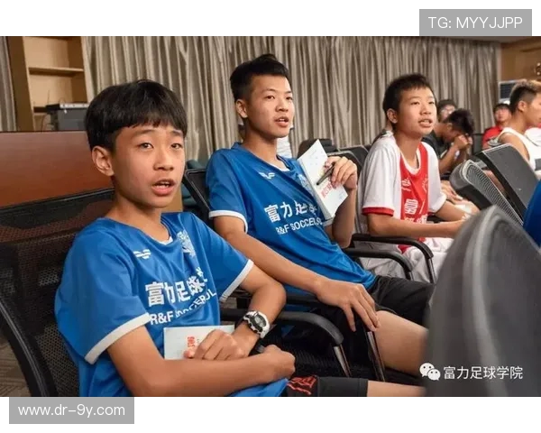 李东桓:从青训到职业赛场的足球人生与成长历程